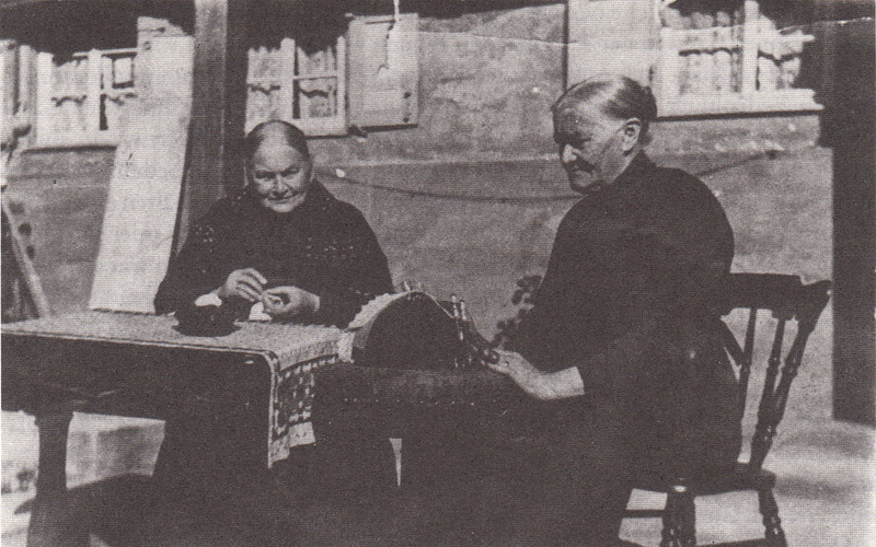 Schimpfende Weiber und patriotische Jungfauen 